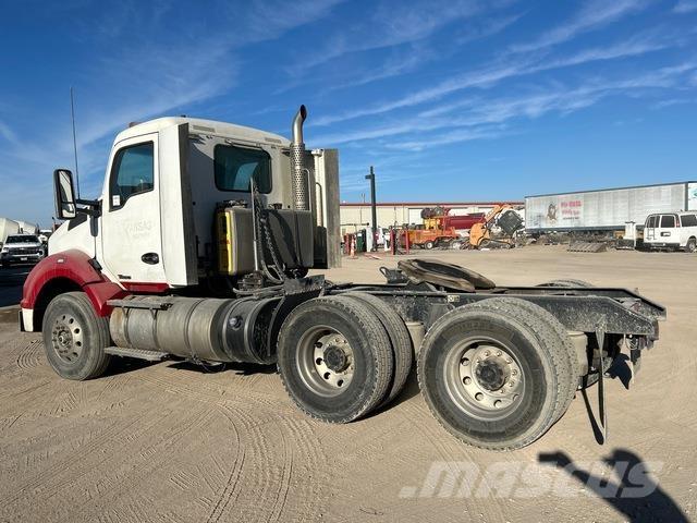 Kenworth T880 وحدات الجر