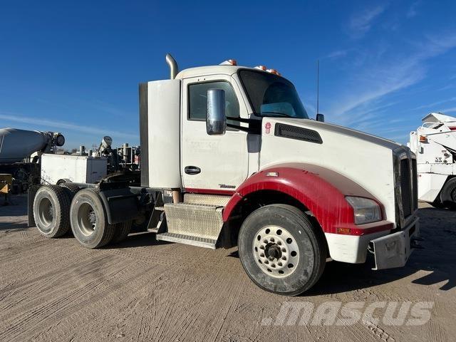 Kenworth T880 وحدات الجر