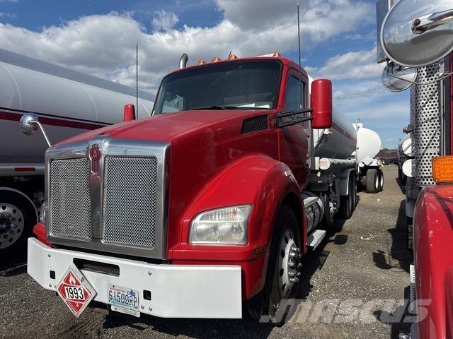 Kenworth T880 شاحنات ذات صهاريج