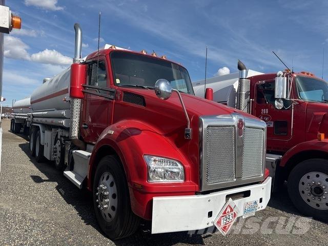 Kenworth T880 شاحنات ذات صهاريج