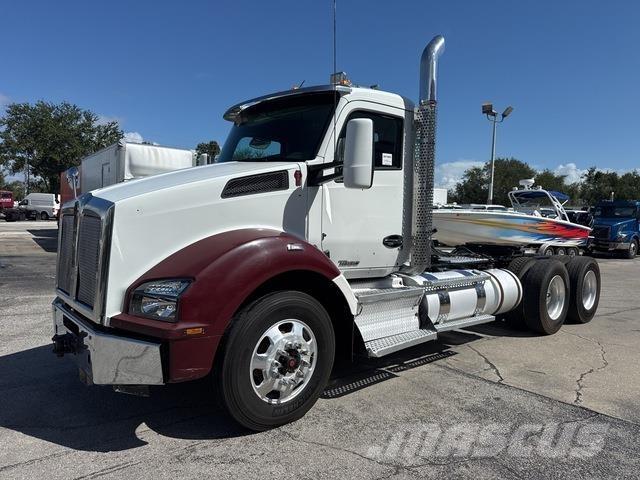 Kenworth T880 وحدات الجر