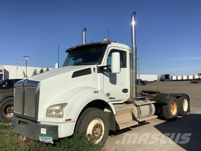 Kenworth T880 وحدات الجر