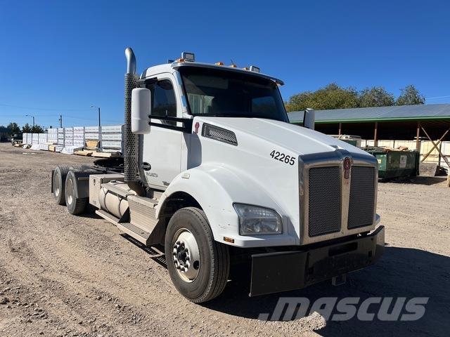 Kenworth T880 وحدات الجر