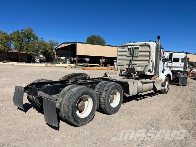 Kenworth T880 وحدات الجر