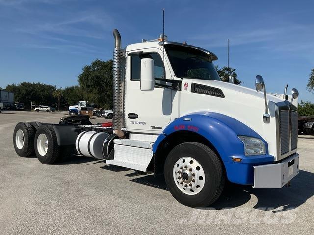 Kenworth T880 وحدات الجر