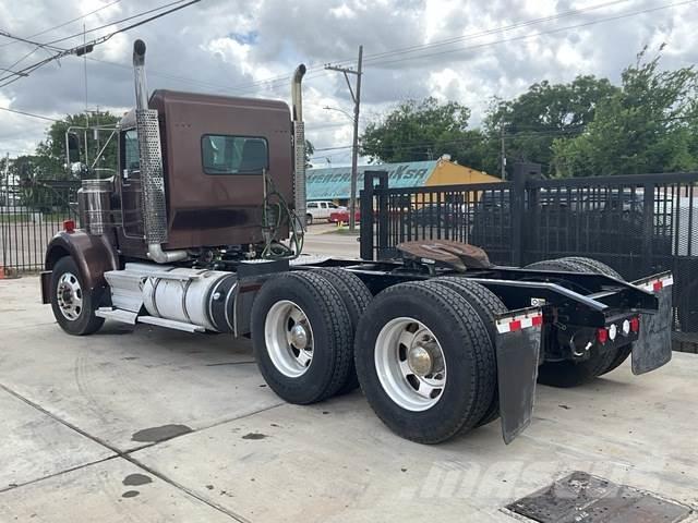 Kenworth W900 وحدات الجر
