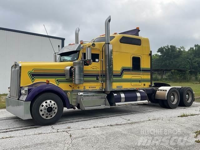 Kenworth W900 وحدات الجر