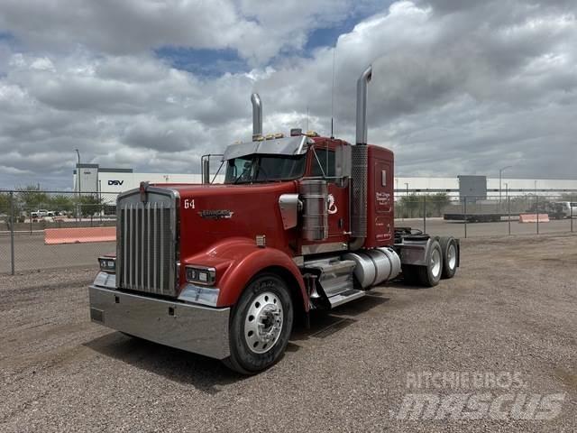 Kenworth W900 وحدات الجر