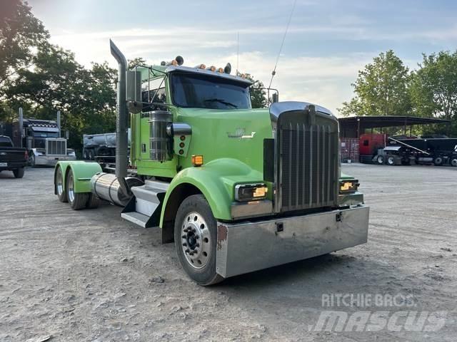 Kenworth W900 وحدات الجر