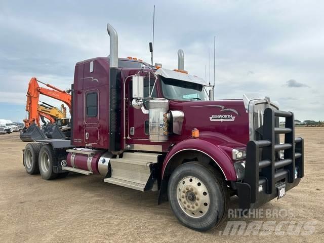 Kenworth W900 وحدات الجر