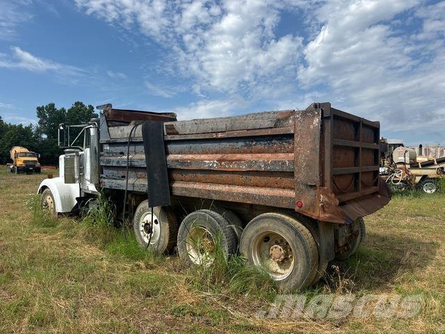 Kenworth W900 شاحنات قلابة