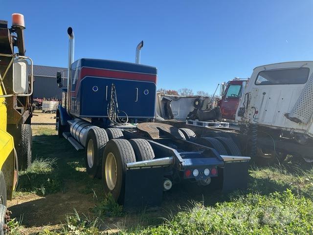 Kenworth W900 وحدات الجر