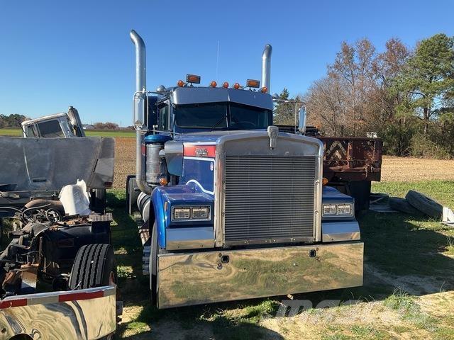 Kenworth W900 وحدات الجر