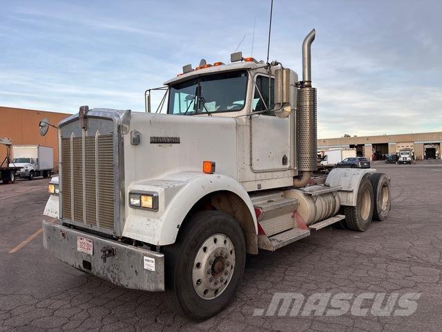 Kenworth W900 وحدات الجر