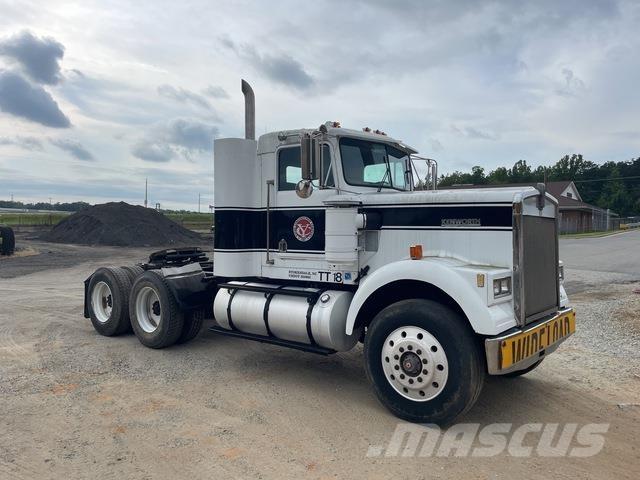 Kenworth W900 وحدات الجر