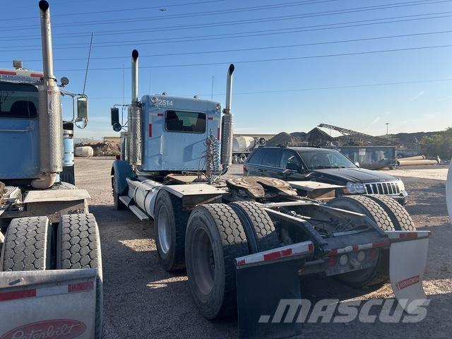 Kenworth W900B وحدات الجر