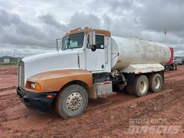 Kenworth W900B صهاريج مياه