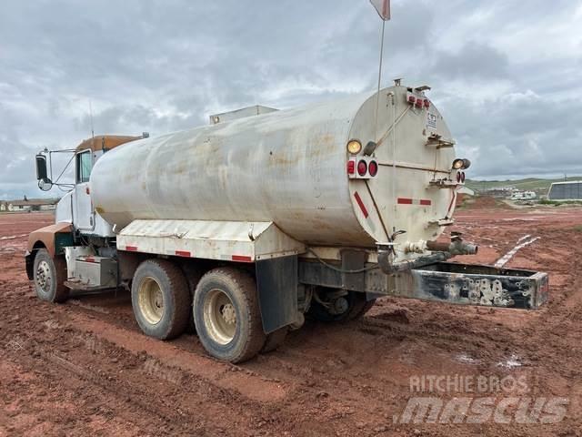 Kenworth W900B صهاريج مياه