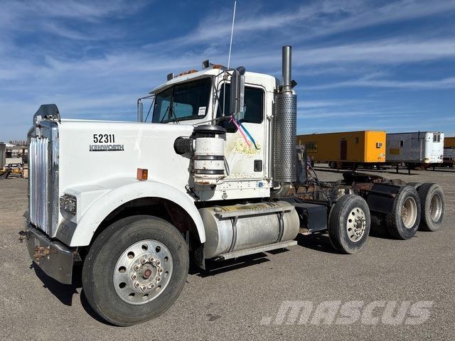 Kenworth W900B وحدات الجر