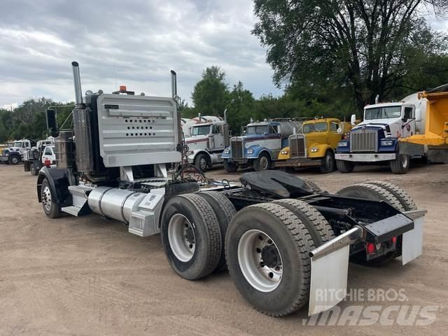Kenworth W900L وحدات الجر