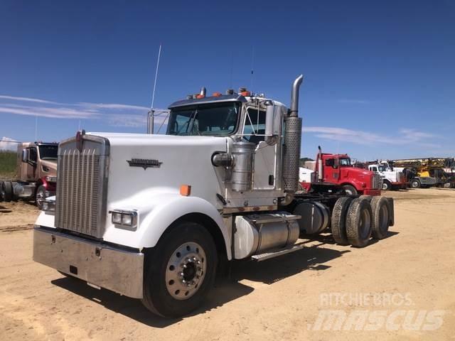 Kenworth W900L وحدات الجر