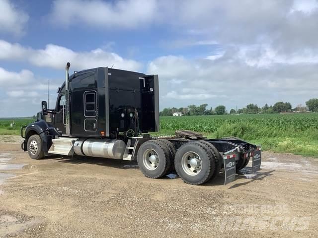Kenworth W990 وحدات الجر