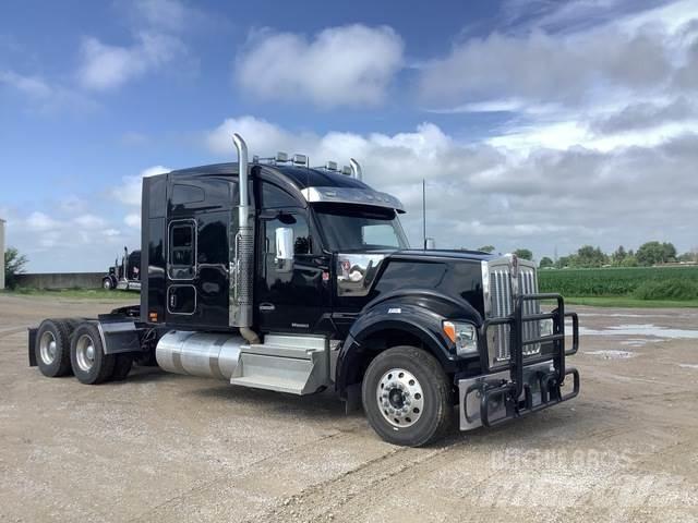 Kenworth W990 وحدات الجر