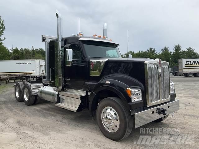 Kenworth W990 وحدات الجر