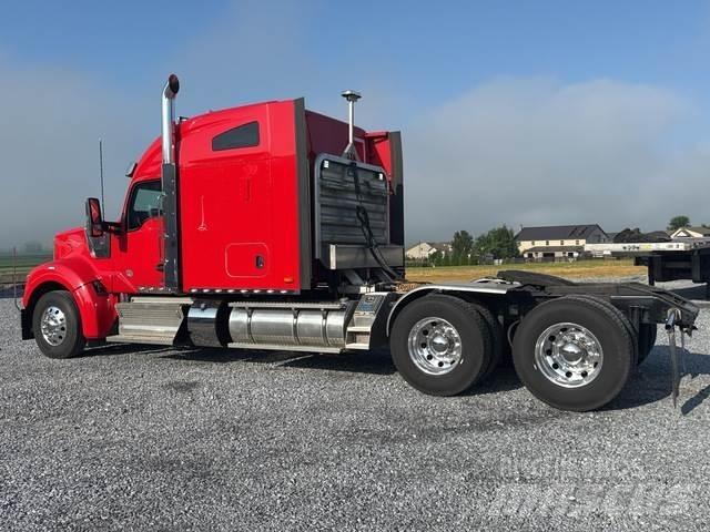 Kenworth W990 وحدات الجر
