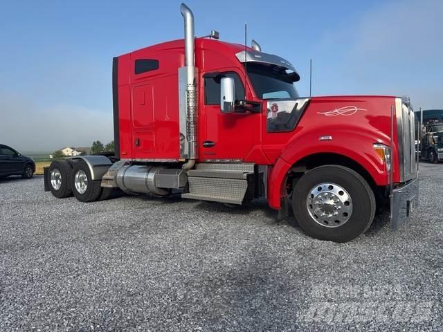 Kenworth W990 وحدات الجر