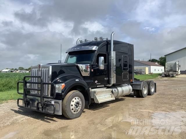 Kenworth W990 وحدات الجر