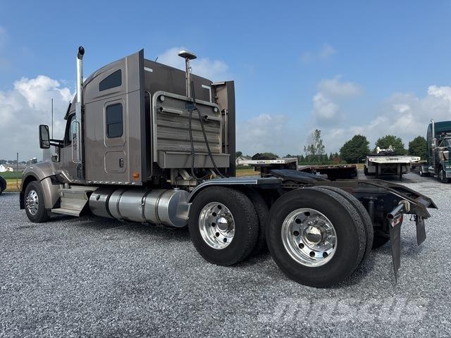 Kenworth W990 وحدات الجر