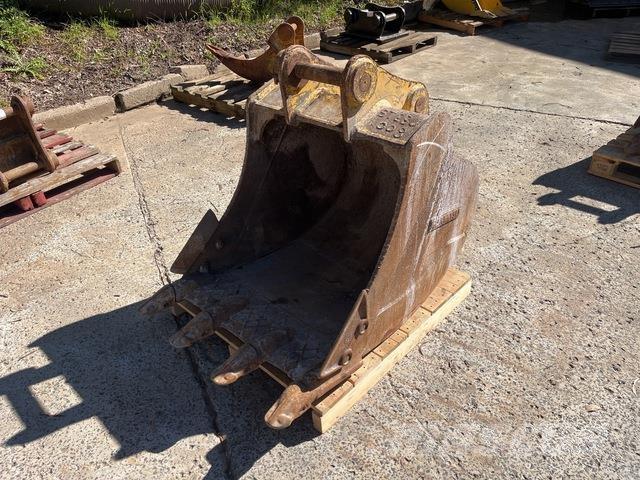 Komatsu  دلاء
