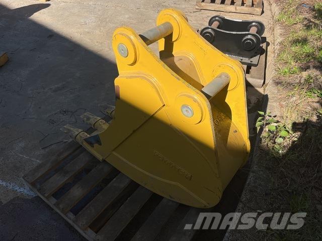 Komatsu  دلاء