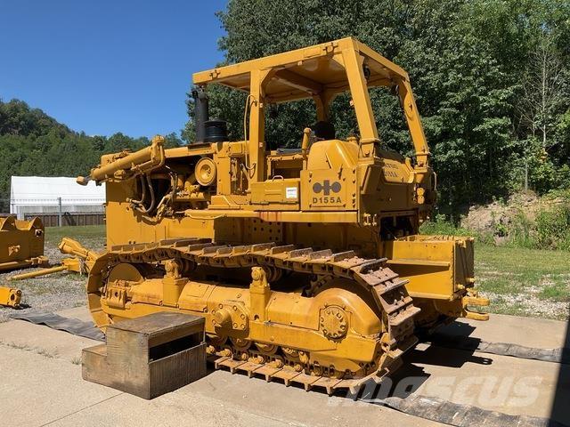 Komatsu D155-A بلدوزرات مجنزرة