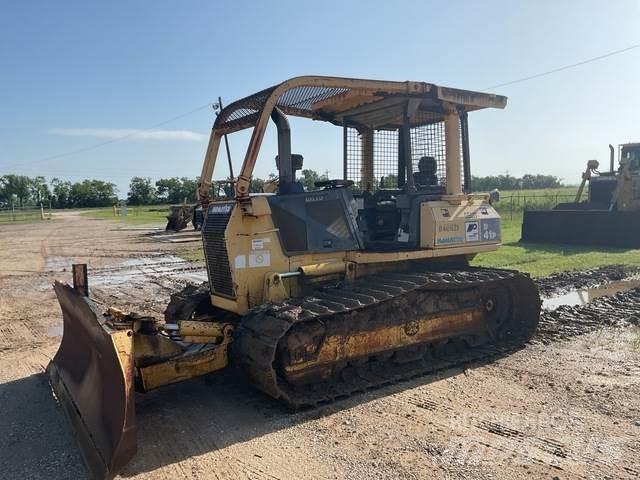 Komatsu D41P-6 بلدوزرات مجنزرة