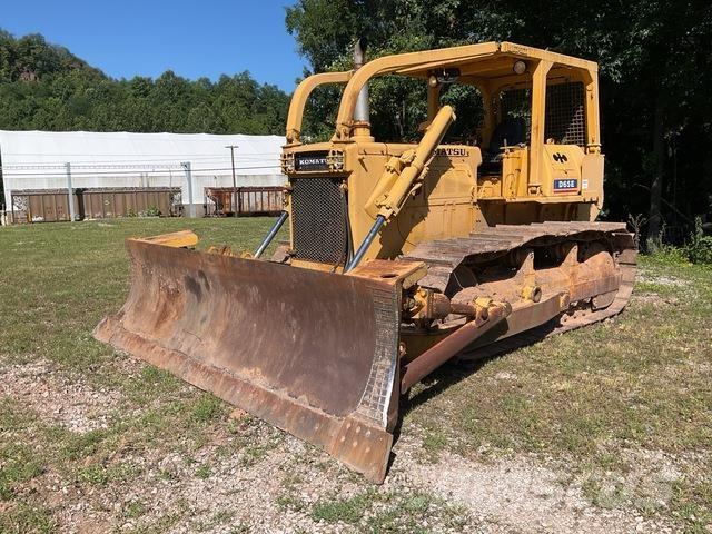 Komatsu D65E-6 بلدوزرات مجنزرة