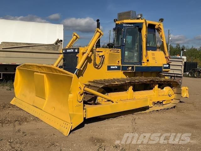 Komatsu D85P بلدوزرات مجنزرة