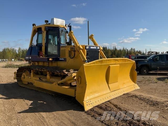 Komatsu D85P بلدوزرات مجنزرة