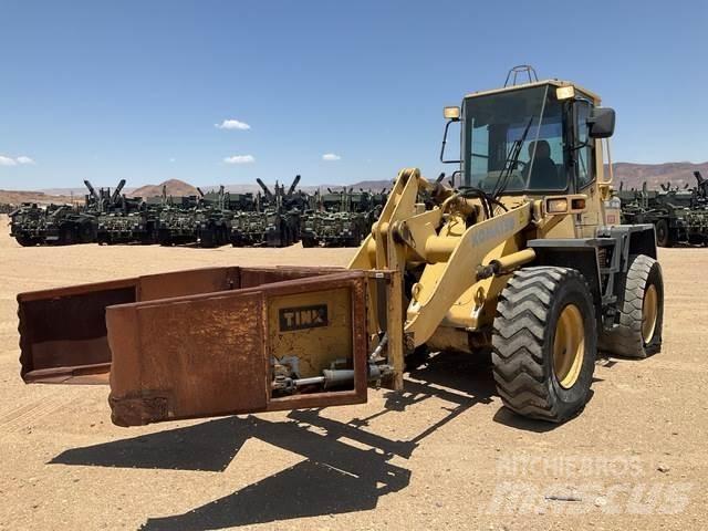 Komatsu WA120 لوادر بعجل