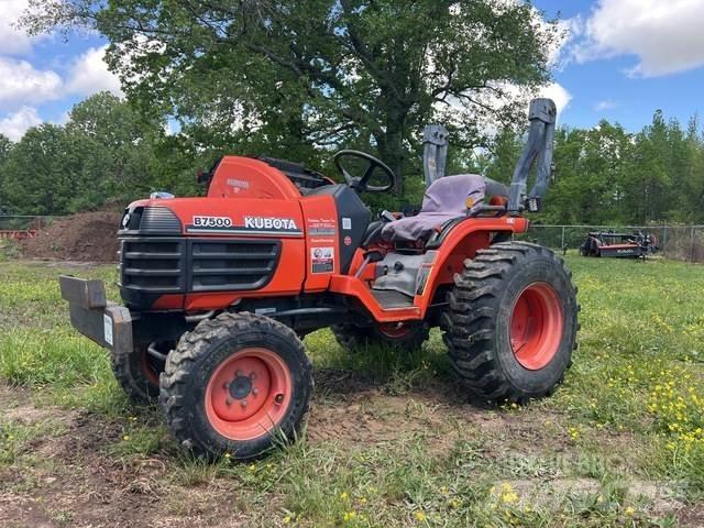 Kubota B7500DT جرارات مدمجة