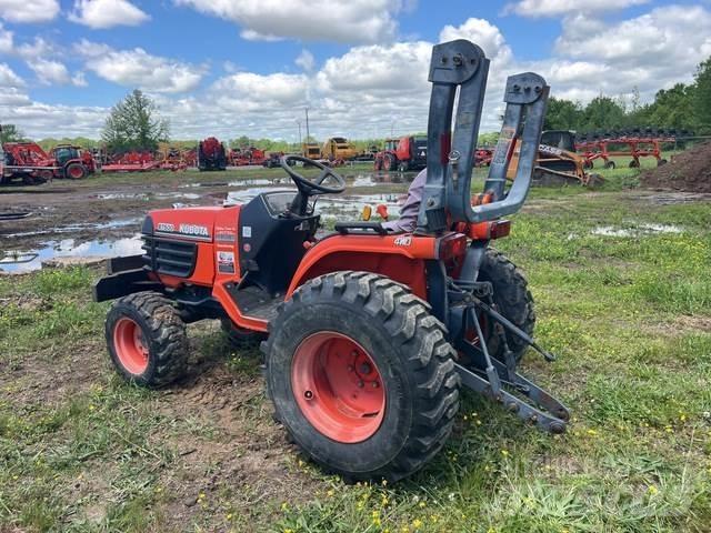 Kubota B7500DT جرارات مدمجة