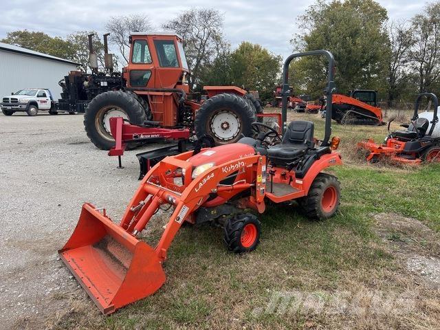 Kubota BX1880 جرارات مدمجة