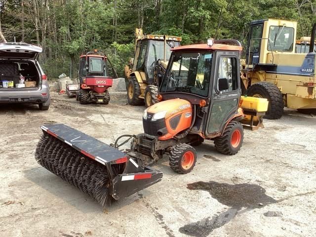 Kubota BX2380 جرارات مدمجة