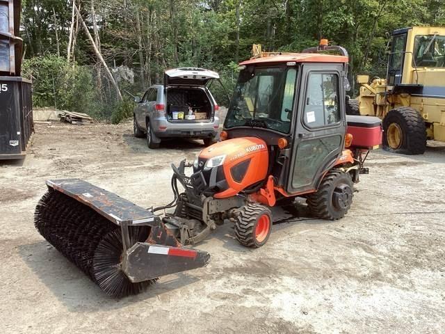 Kubota BX2380 جرارات مدمجة