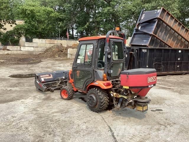 Kubota BX2380 جرارات مدمجة