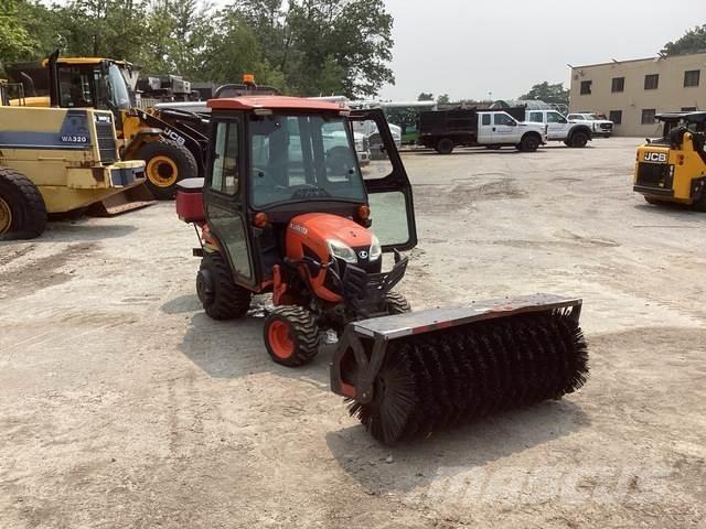 Kubota BX2380 جرارات مدمجة