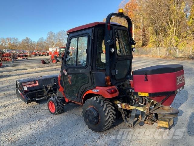 Kubota BX2380 جرارات مدمجة