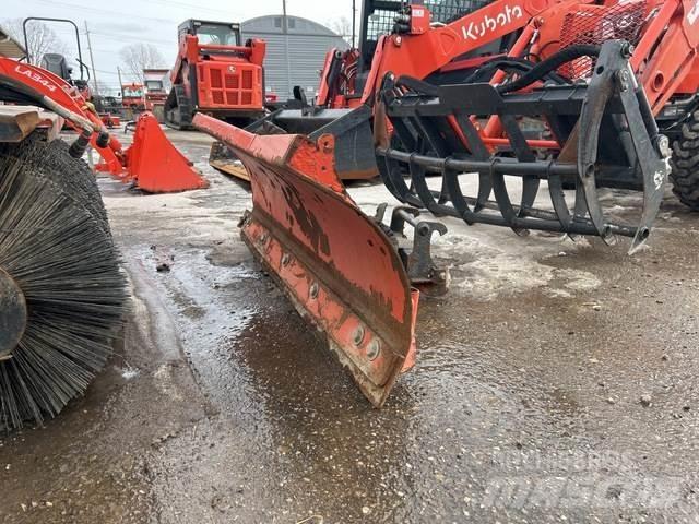 Kubota BX2812A حراثات ونصول الجليد