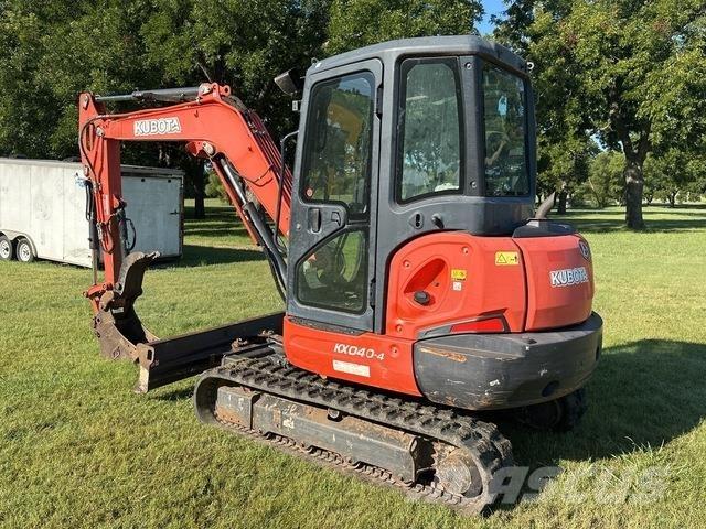 Kubota KX040-4 حفارات زحافة